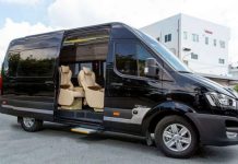 Tài xế bị phạt bao nhiêu tiền khi lái ô tô chở khách không đóng cửa?