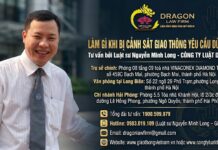 Làm gì khi bị cảnh sát giao thông yêu cầu dừng xe